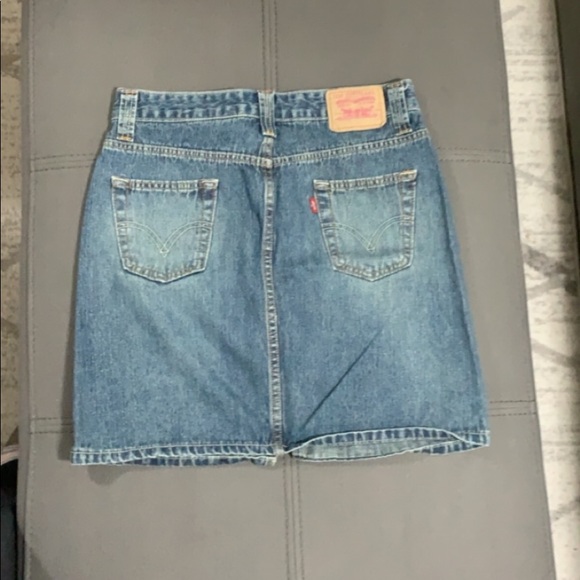 Levi’s denim mini skirt - Picture 2 of 3